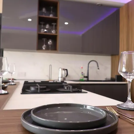 아파트 Solea - 2br Penthouse With Rooftop Jacuzzi & Bbq *