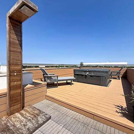 Solea - 2br Penthouse With Rooftop Jacuzzi & Bbq 아파트
