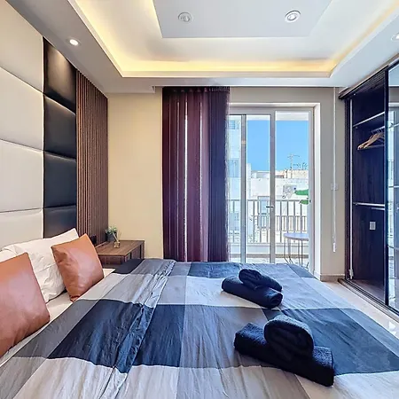 Solea - 2br Penthouse With Rooftop Jacuzzi & Bbq 아파트
