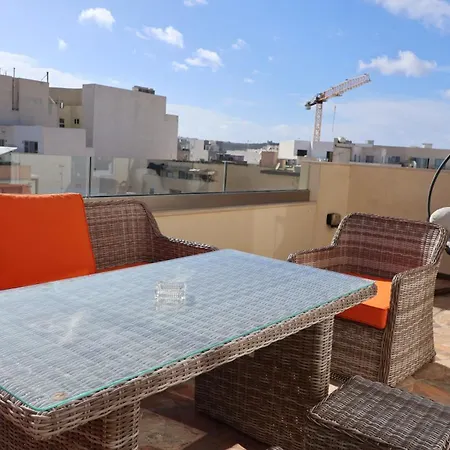 Solea - 2br Penthouse With Rooftop Jacuzzi & Bbq *