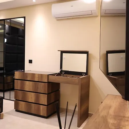 Solea - 2br Penthouse With Rooftop Jacuzzi & Bbq *